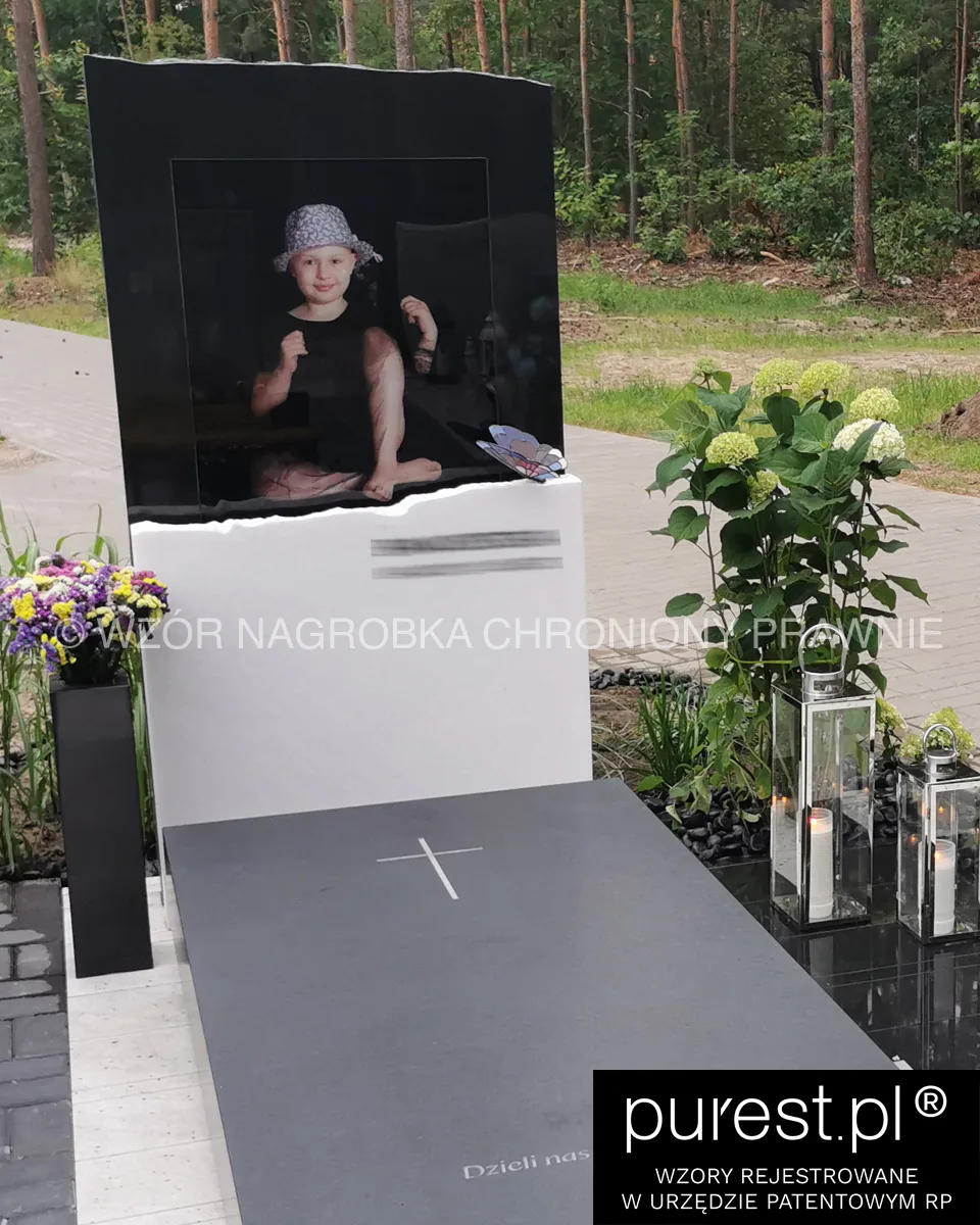 Motyl nagrobny ze szkła witrażowego Tiffany – dekoracyjny motyl na nagrobek z wielobarwnego szkła, symbol przemiany i nowego etapu.