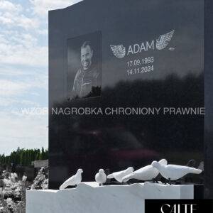 Zdjęcie na krysztale M – fotografia kryształowa do nagrobka, wysokiej jakości obraz na krysztale.